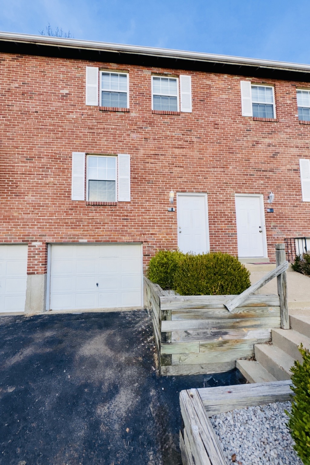 Autumn View Townhouses - 3305